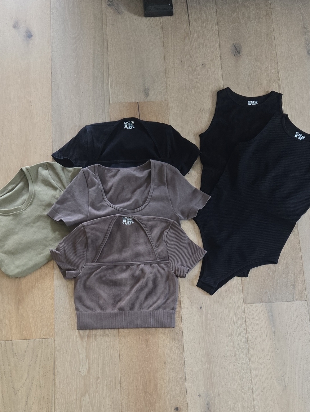 OQQ BUNDLE (7 Pieces) Women’s Size Small Tops and Bodysuits